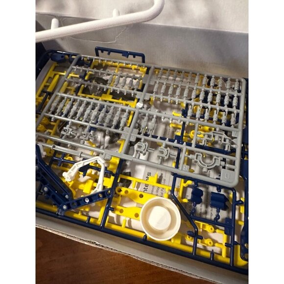 STEM solar robot build and learn - Picture 7 of 10